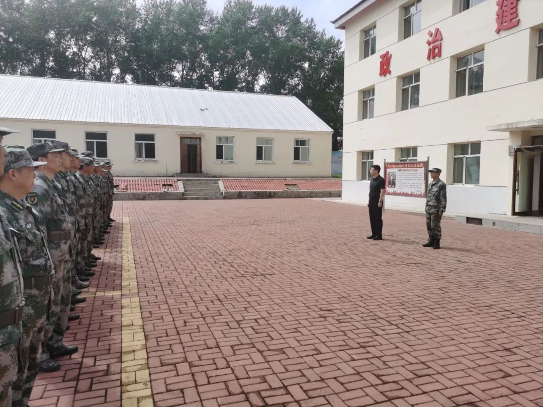 何大海到佳木斯军分区四丰山民兵训练基地看望慰问集训民兵_澎湃号