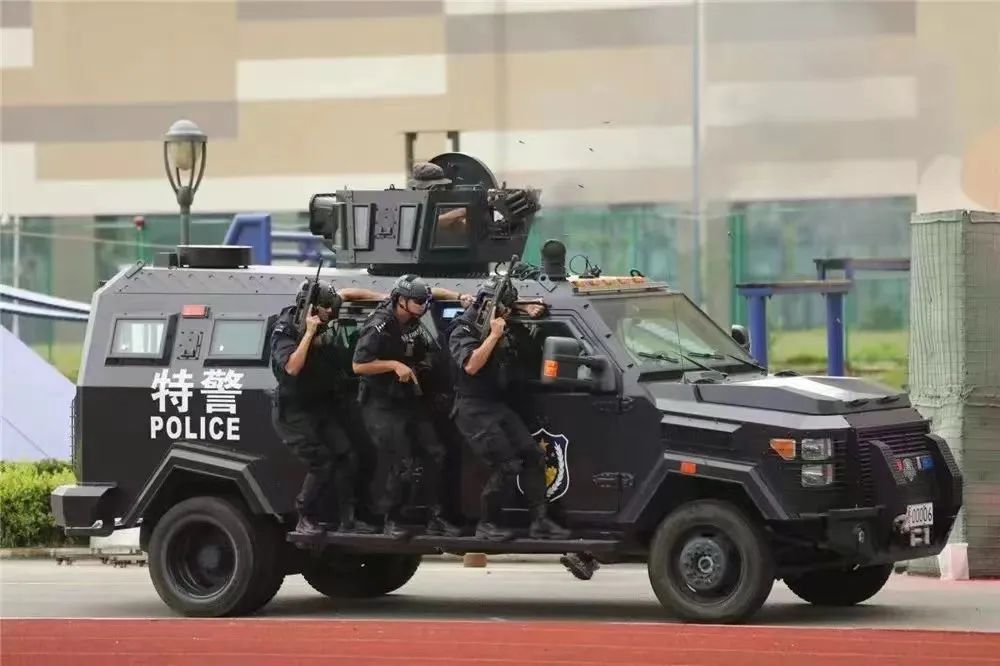 燃爆盛夏成都特警又火了
