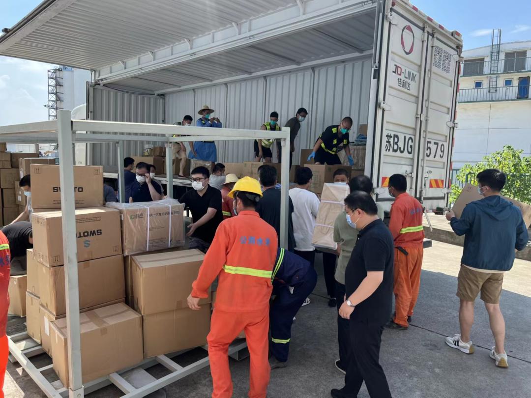 医用冰袋怎么捏破2万多件！冰袋背心来了！​为一线的他们送上清凉！_https://www.jmylbn.com_新闻资讯_第1张