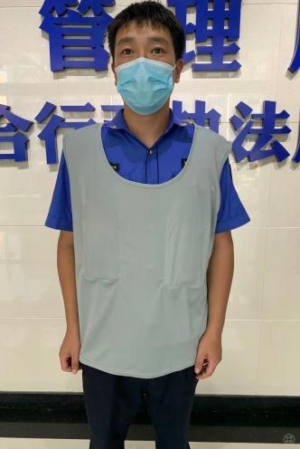 医用冰袋怎么捏破2万多件！冰袋背心来了！​为一线的他们送上清凉！_https://www.jmylbn.com_新闻资讯_第5张