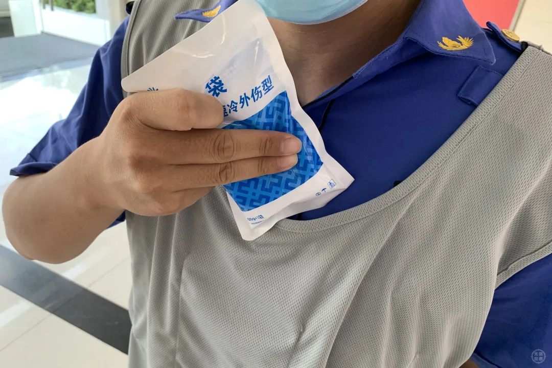 医用冰袋怎么捏破2万多件！冰袋背心来了！​为一线的他们送上清凉！_https://www.jmylbn.com_新闻资讯_第6张