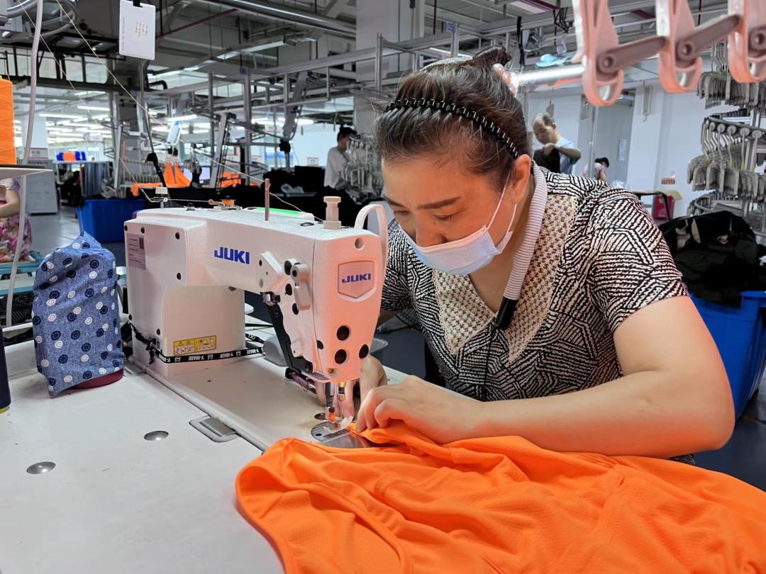 医用冰袋怎么捏破2万多件！冰袋背心来了！​为一线的他们送上清凉！_https://www.jmylbn.com_新闻资讯_第8张