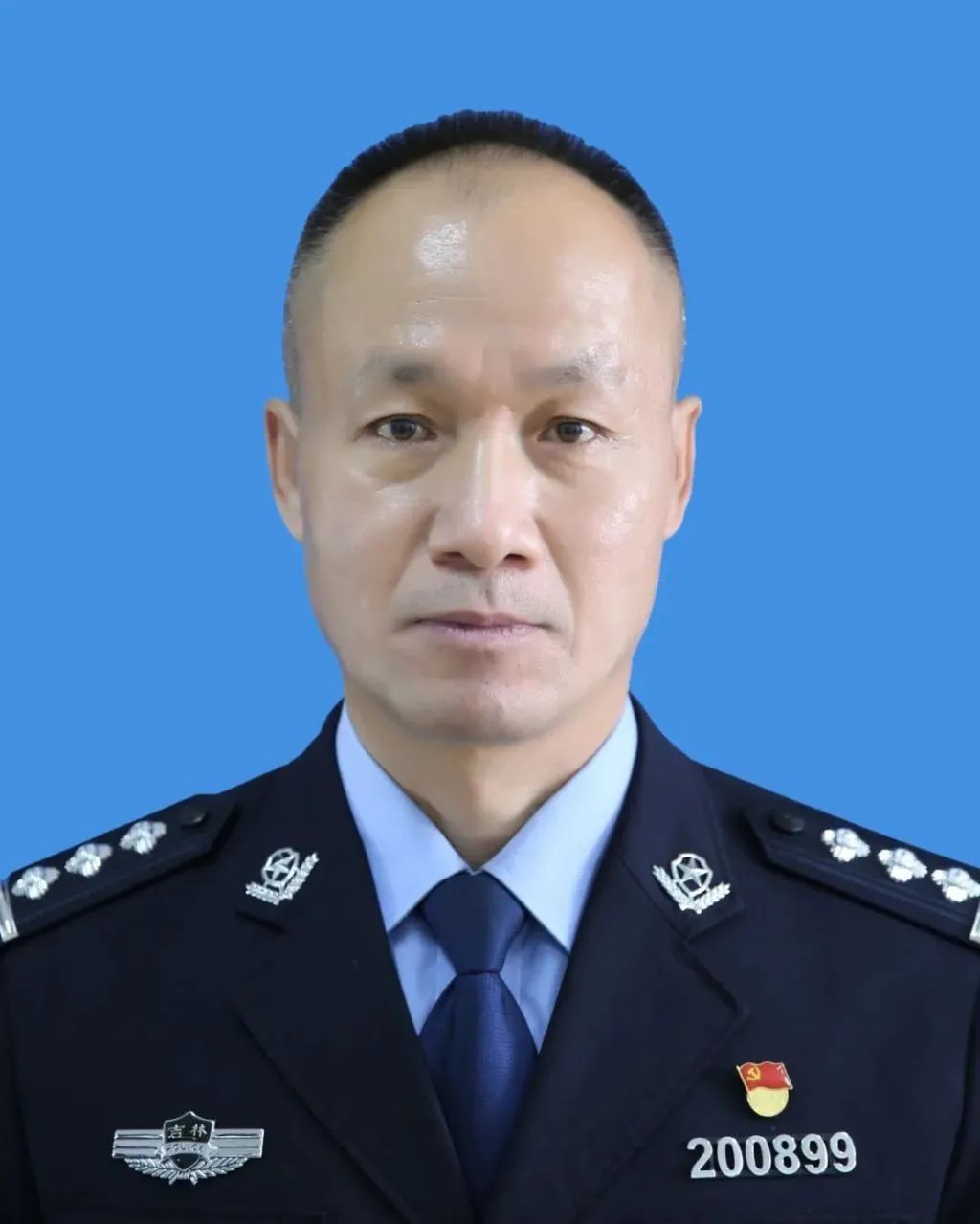 学榜样树先锋全国双百政法英模朱建民从拆弹专家到排爆教官