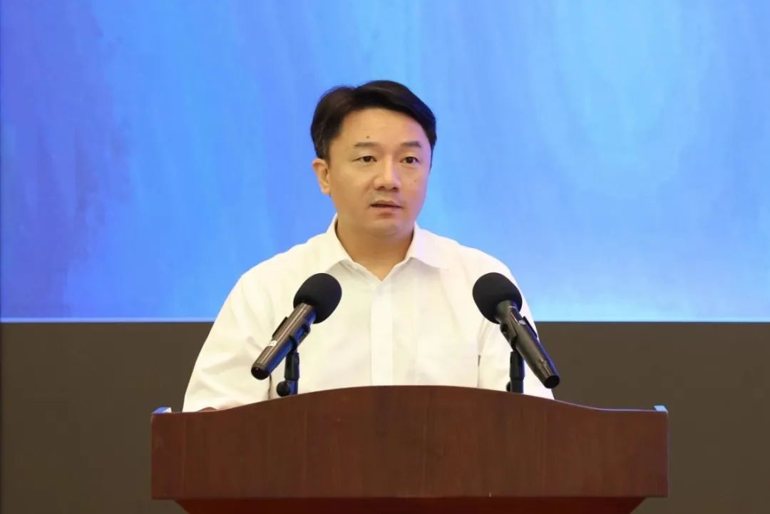 市中院党组书记,院长张军斌出席会议并讲话.