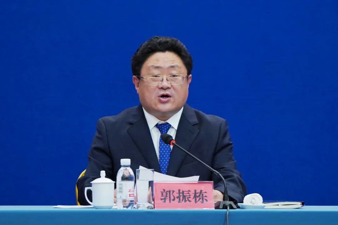 鞠京福 市地方金融监管局一级调研员孙成武 市工业和信息化局一级调研