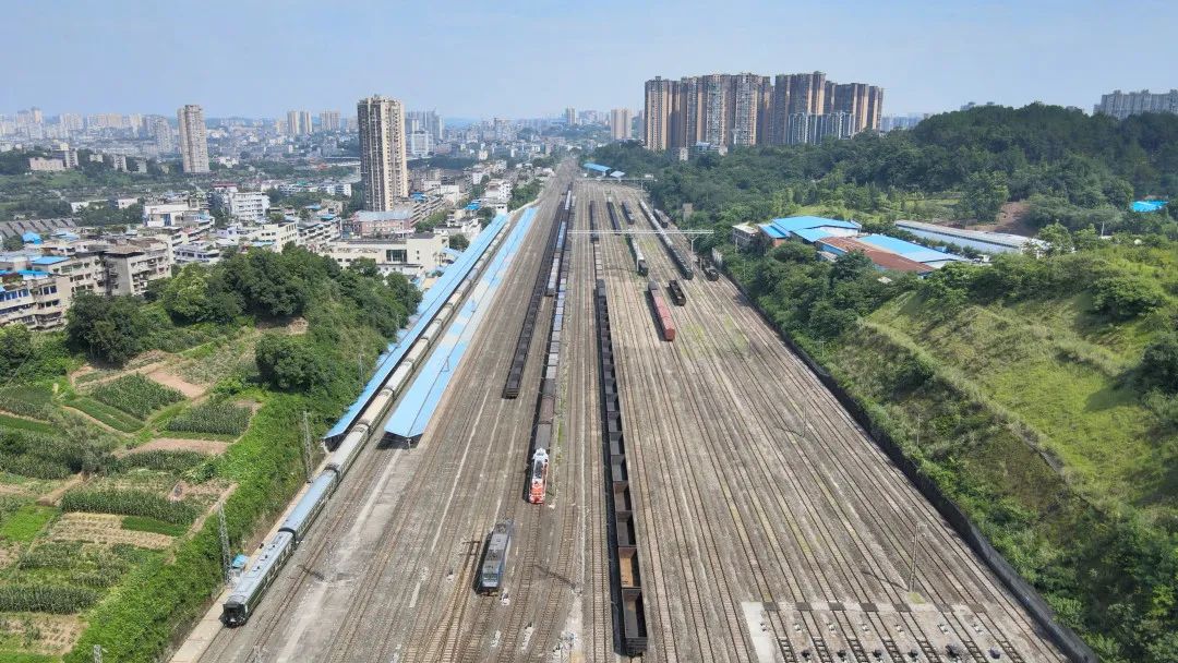 内江站内江东站牌楼站