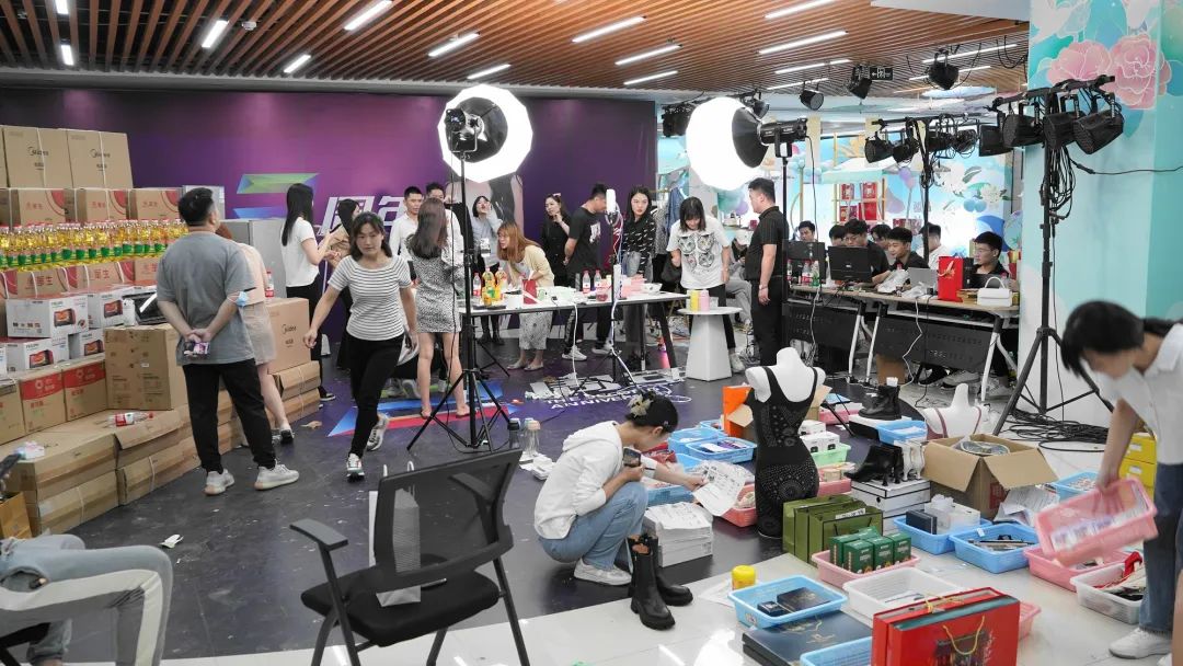 快赞百城开进临沂直播电商之都再启新程