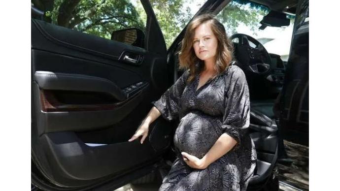 罗伊案法律之困 | 德州孕妇HOV车道被罚不服：胎儿也是乘客