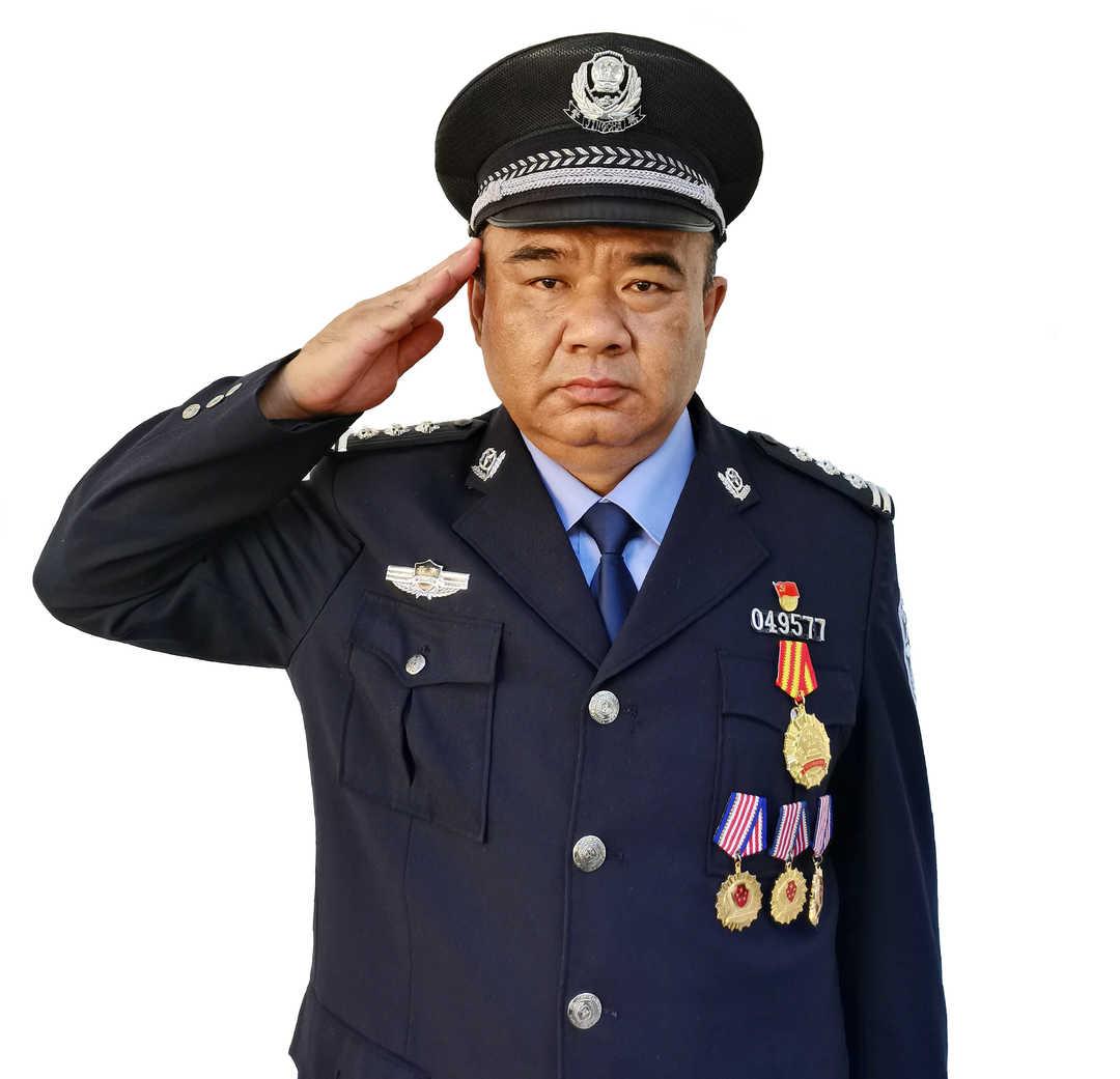 云南省2022最美基层民警候选人事迹展播高彦平守护丽江东大门的老黄牛