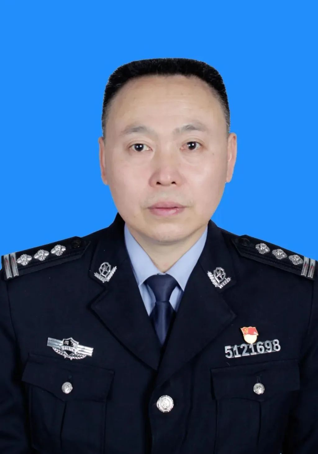 【学榜样 · 树先锋】全国"双百政法英模"刘青松:大凉山700多个孩子的