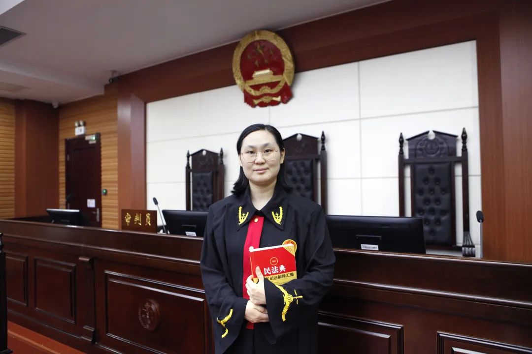 郭敏,罗庄法院民事审判第一庭副庭长,在职法学硕士,一级法官.
