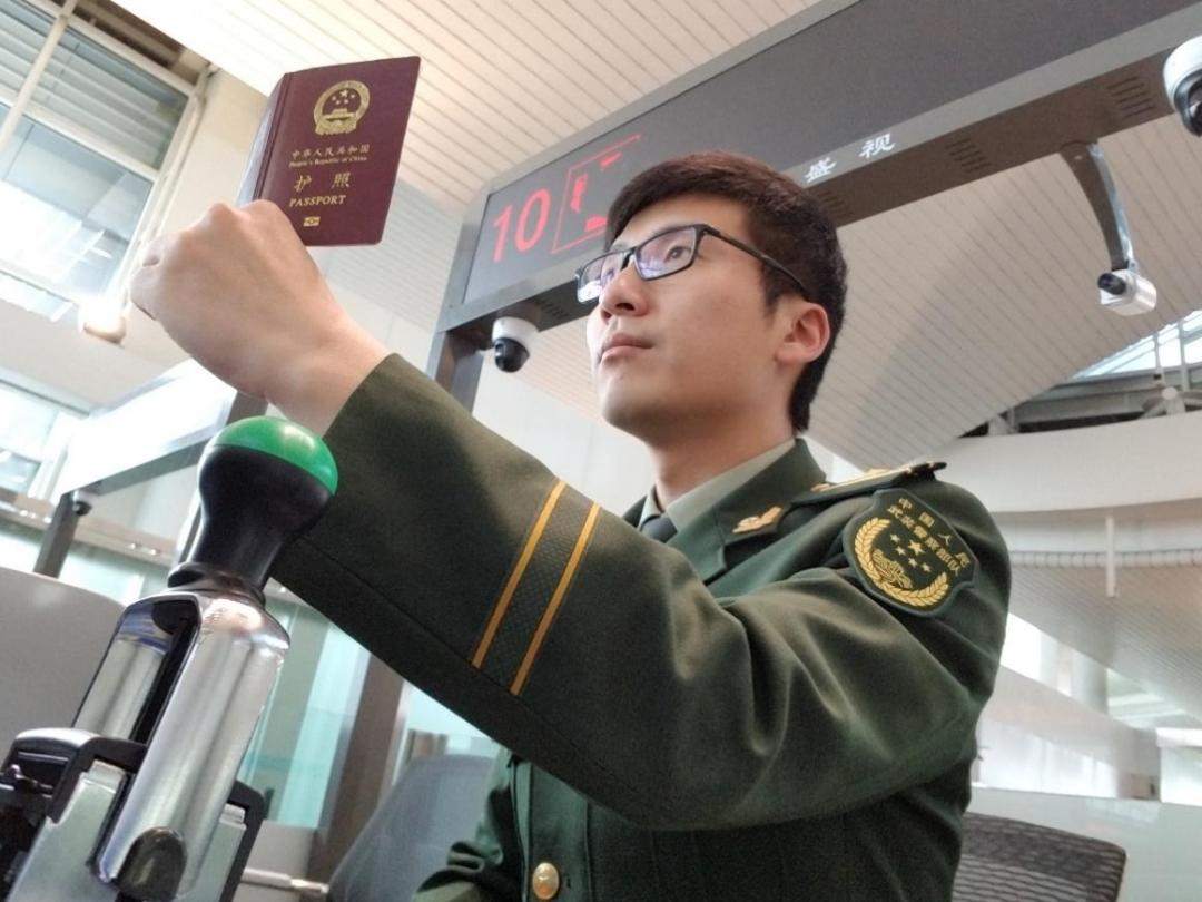 中国移民局新式制服图片