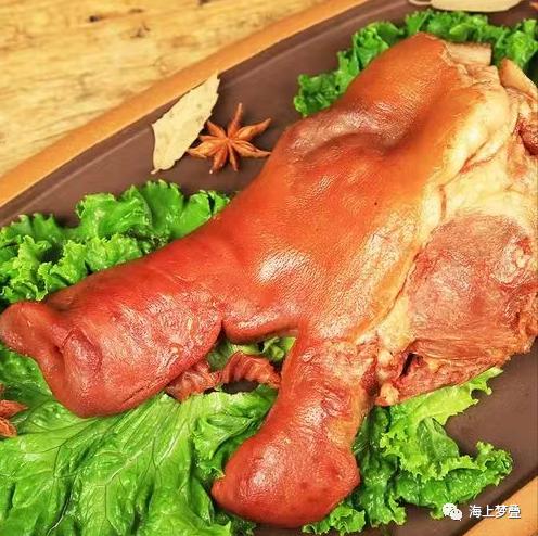 食庐珠光宝气扒猪脸上
