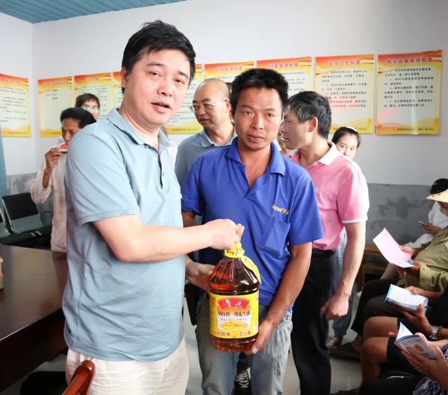 7月14日上午,南平市检察院党组书记,检察长阮海鹰带队深入浦城县富岭