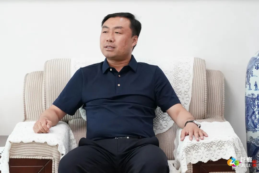 县委书记杨振东主持召开项目建设要素保障调度会