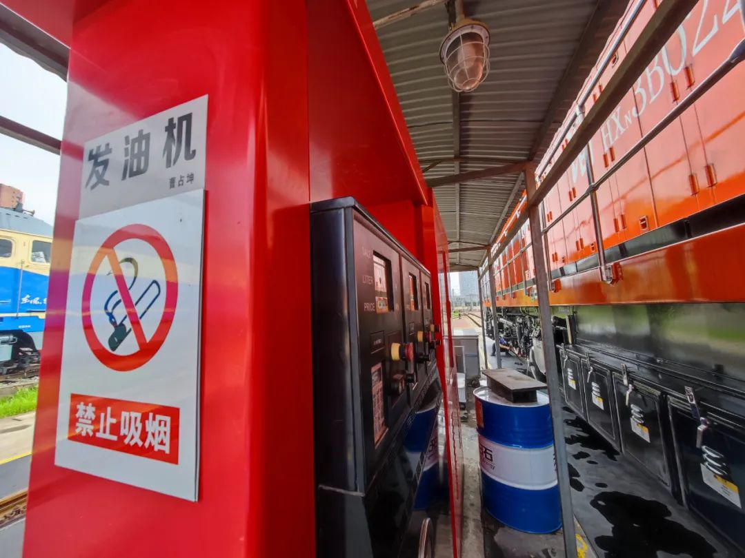 啦小伙伴们对内燃机车加油的小知识你了解了吧欢迎留言区评论哦原标题