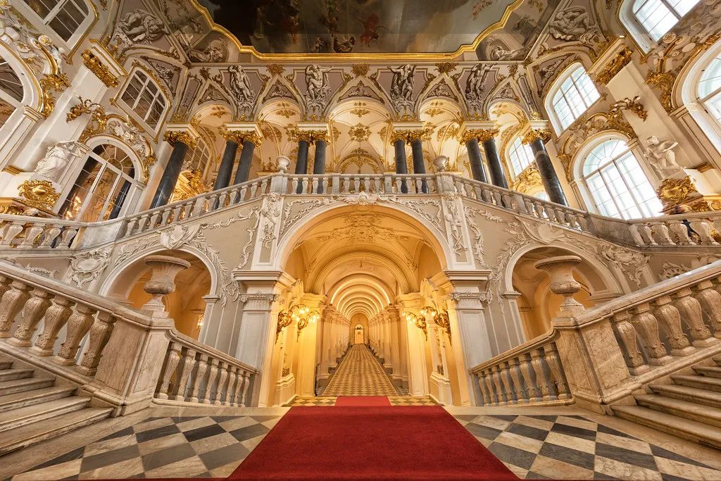 夏日炎炎,不如来叶卡捷琳娜大帝的宫殿避暑