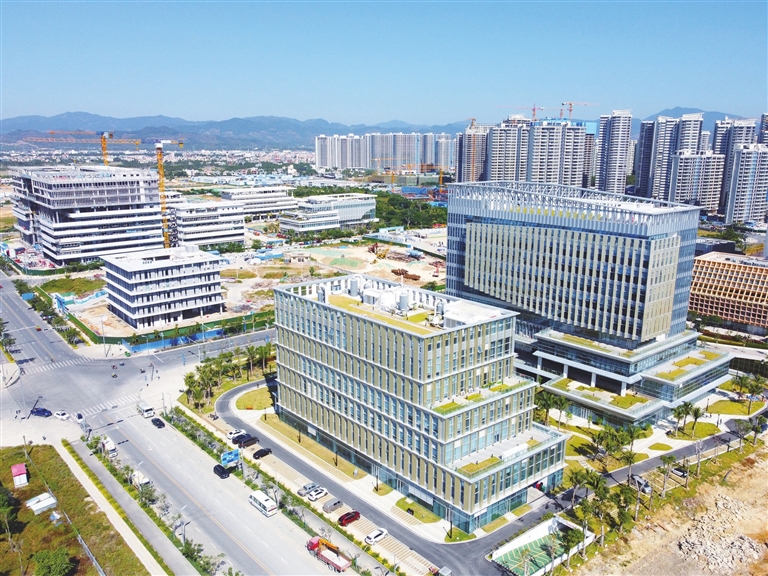 位于崖州湾科技城的海南大学三亚南繁研究院.李学仕 摄
