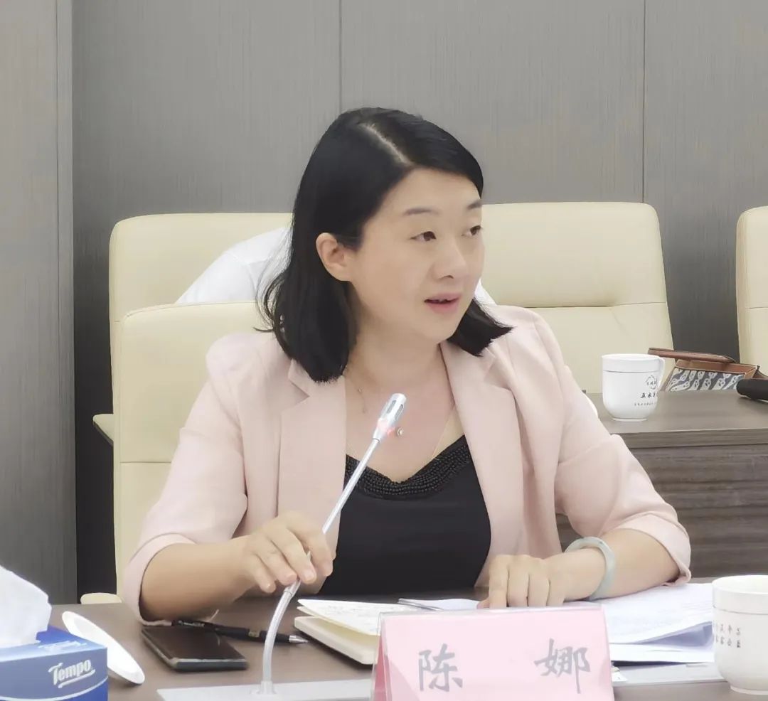 陈娜简要介绍了区委统战部推动"共富"工作情况,胡廖明代表民进区委会