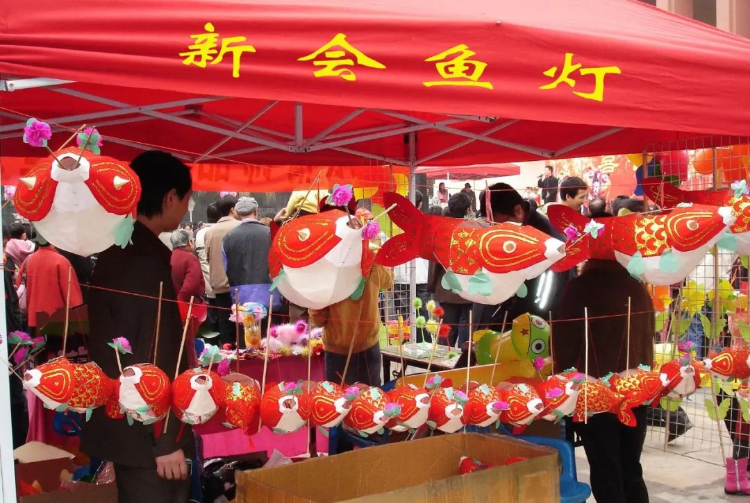 新会非遗70著名画家黄永玉说我一辈子见过很多灯但新会的鱼灯是最