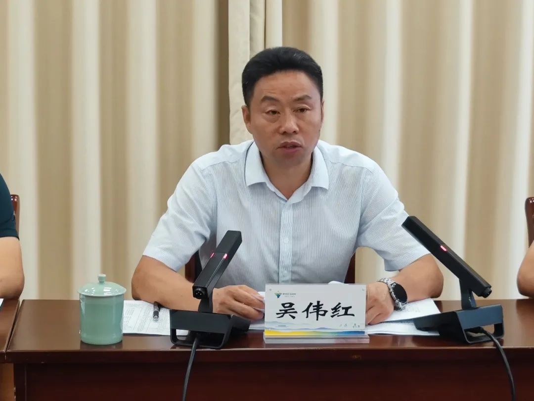 吴伟红充分肯定了2021年以来全区统战工作取得的成绩,深刻剖析了我区