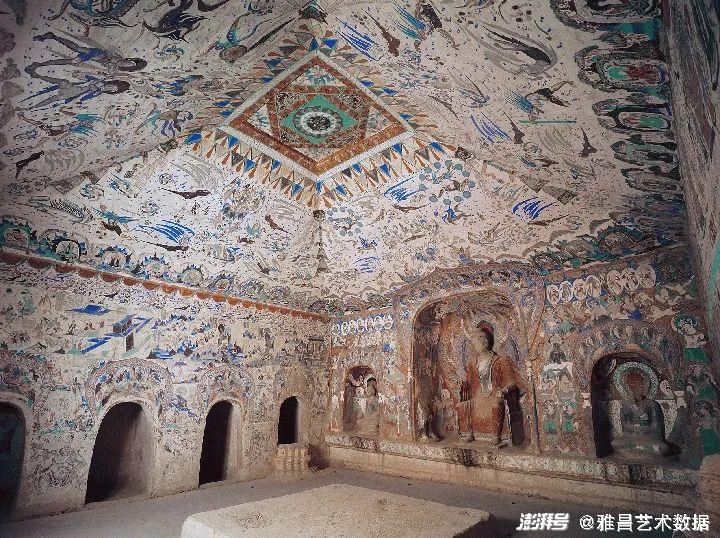 是敦煌图案中的精华部分,莫高窟藻井图案《九色鹿经图》是早期敦煌