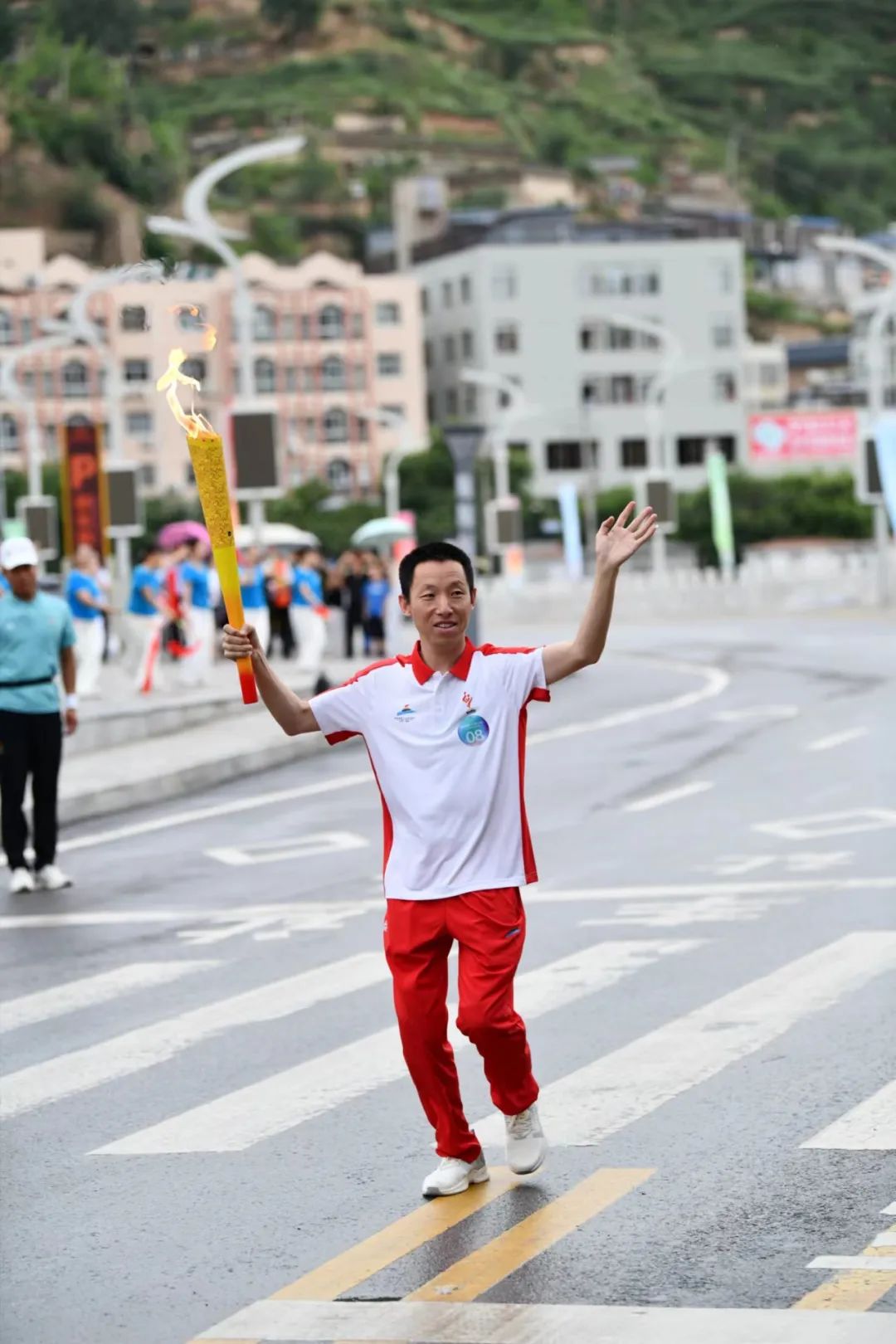 聚焦省十七运陕西省第十七届运动会火炬传递第七站在绥德县举行