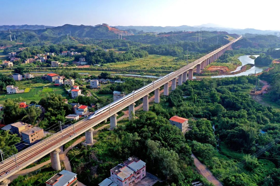 广(州)清(远)城际铁路(中铁四局五公司参建)揭(阳)惠(来)铁路榕江