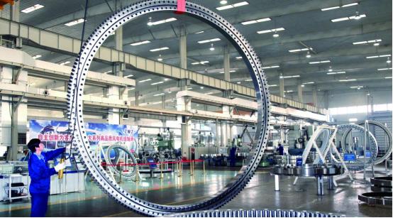 蓬勃向前 永不止步它如同飞速运转的轴承瓦房店因轴承而闻名世界点击