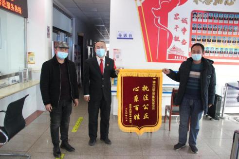 李钢,现任乌海市海南区人民法院立案庭(诉讼服务中心)庭长,一级法官.