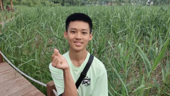 今晚7点,高级中学优秀学子韩佳一,倪熙禹作客静时光!