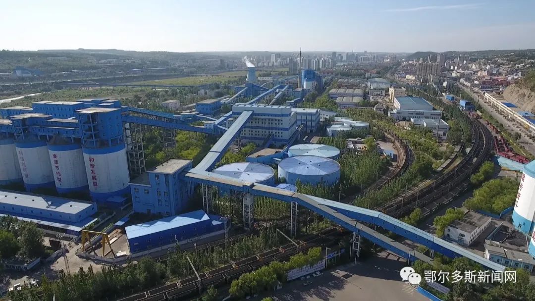 神东乌兰木伦煤矿总工程师马亚东介绍了煤矿概况:神东乌兰木伦煤矿