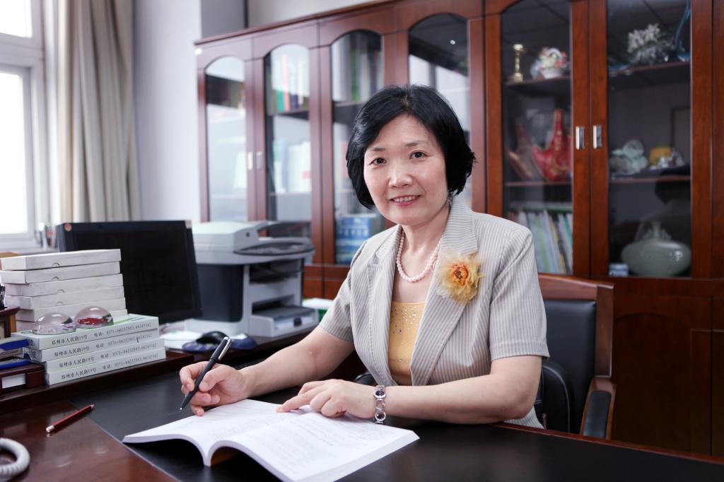 河南中医药大学丁樱教授当选第四届国医大师郑玉玲赵文霞崔应麟教授