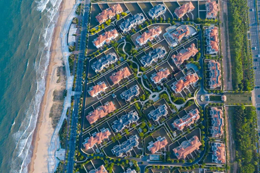 半岛美庐这片承载了青岛黄金海岸线臻稀资源的土地,是智富人士,文化