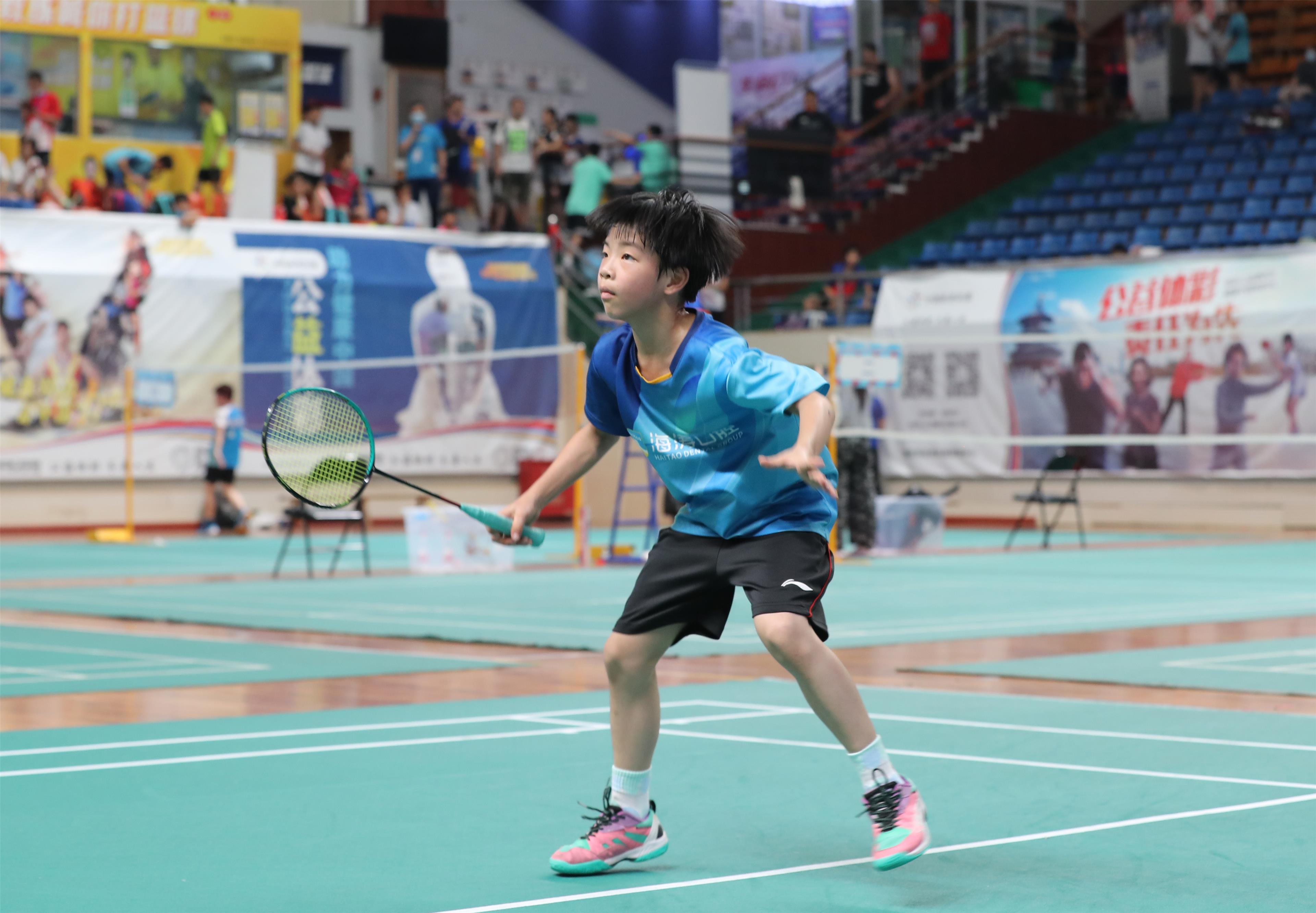 2022年重庆市青少年羽毛球精英赛第一站在沙坪坝区举办