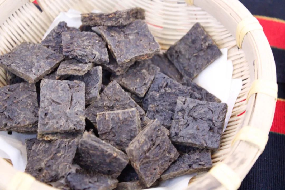 云南本地人都为之惊喜的茶德昂族酸茶