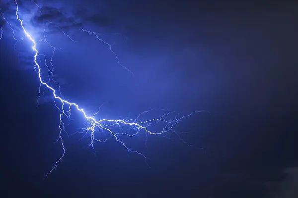 1天内20人身亡雷雨天千万要提防