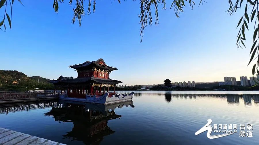 大美山西吕梁如意湖畔好风光