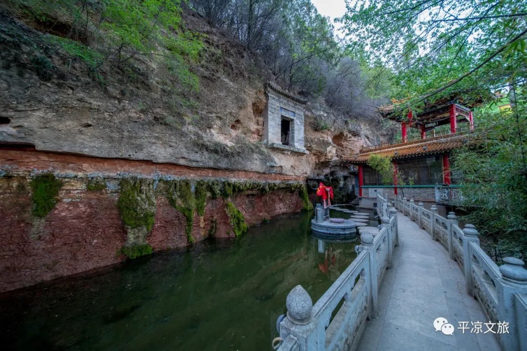 板梁古村龙泉古庙简介图片