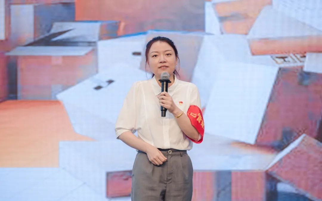 黄媛 澎拜新闻