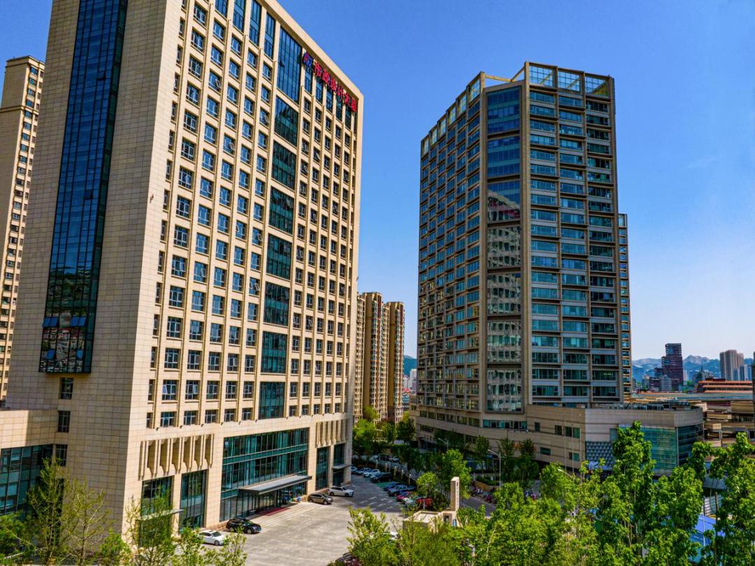 山东科创大厦位于市中区英雄山路与二环南路交汇处,是集科技创新,科技