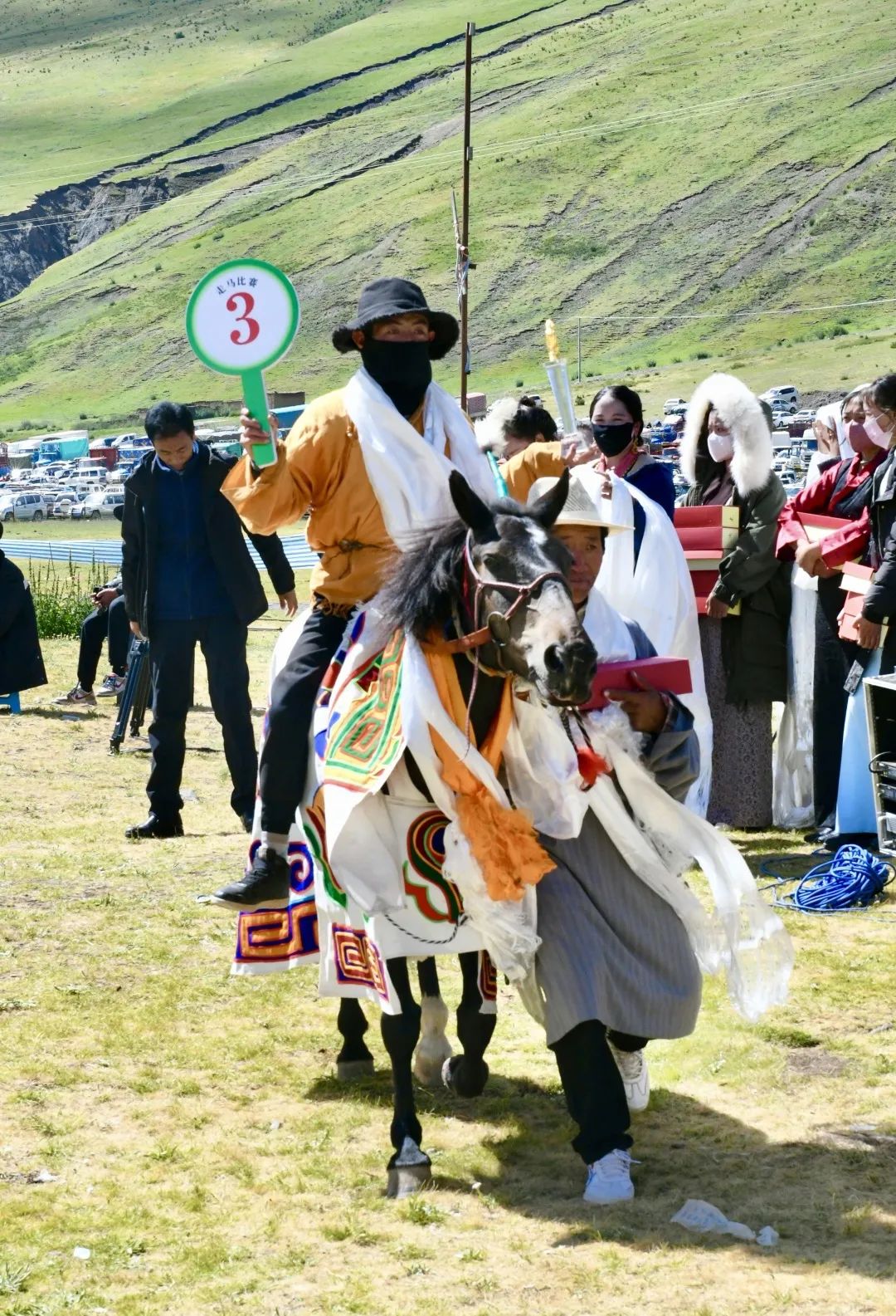 比如县第十四届苏毗娜秀文化旅游艺术节暨冬虫夏草展销会圆满闭幕