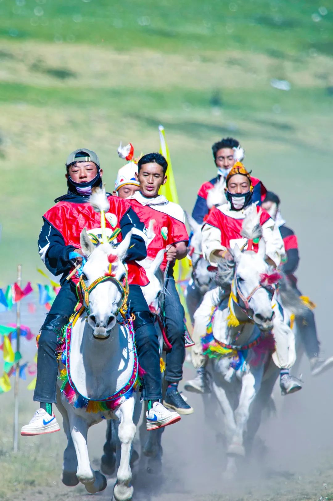 比如县第十四届苏毗娜秀文化旅游艺术节暨冬虫夏草展销会圆满闭幕