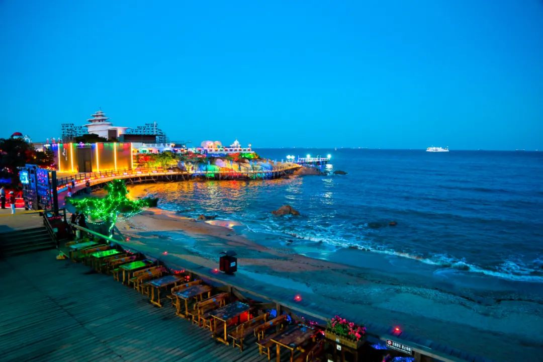 夏日炎炎谁能拒绝秦皇岛的这片海