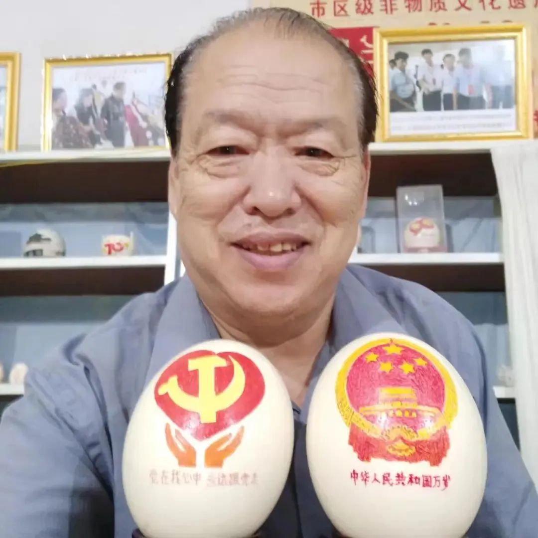 十几年三百多个把画刻在蛋壳上肥乡这位老人的蛋雕故事