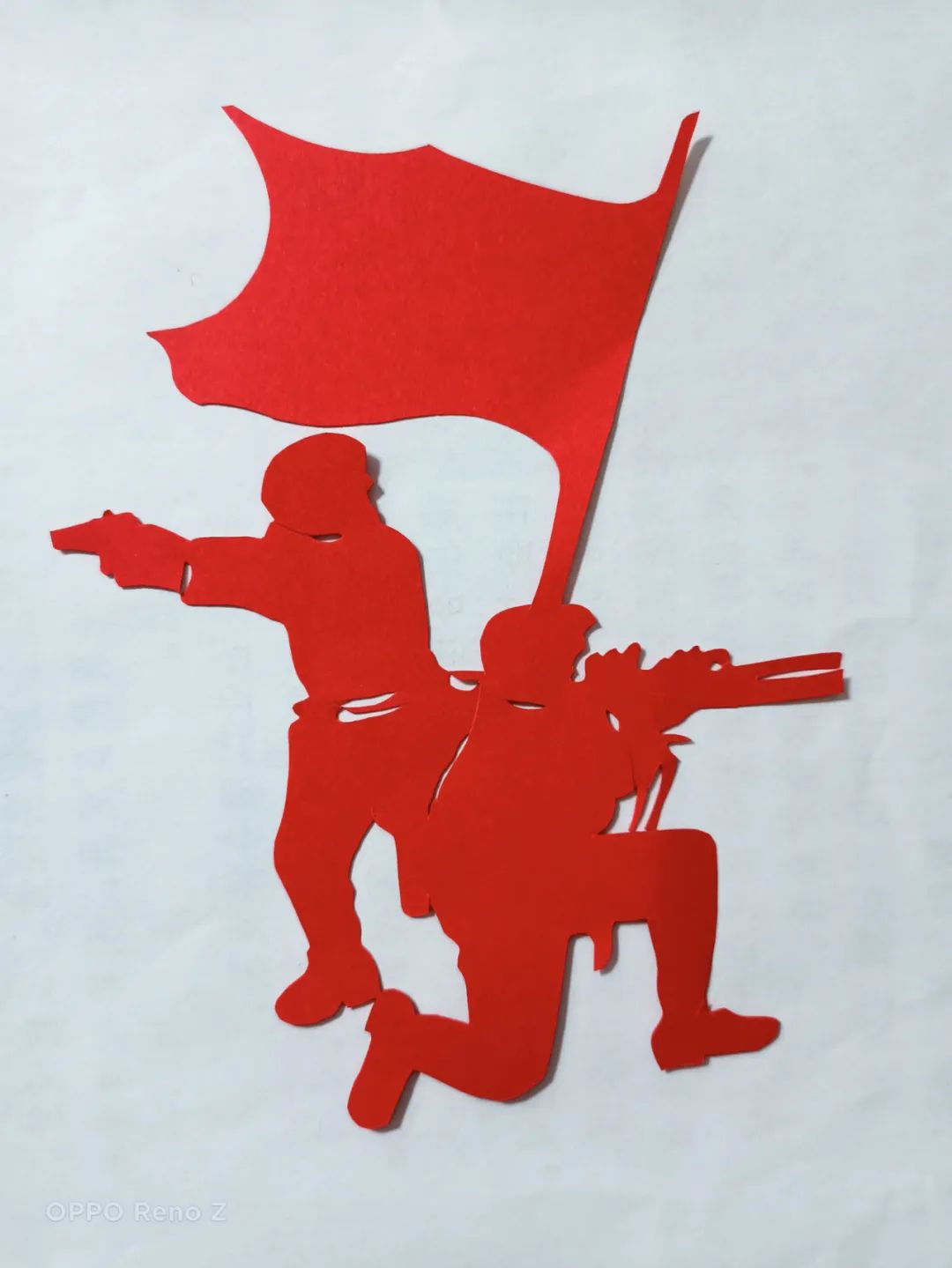 蒙城县妇联:非遗剪纸庆八一 同心祝福献祖国