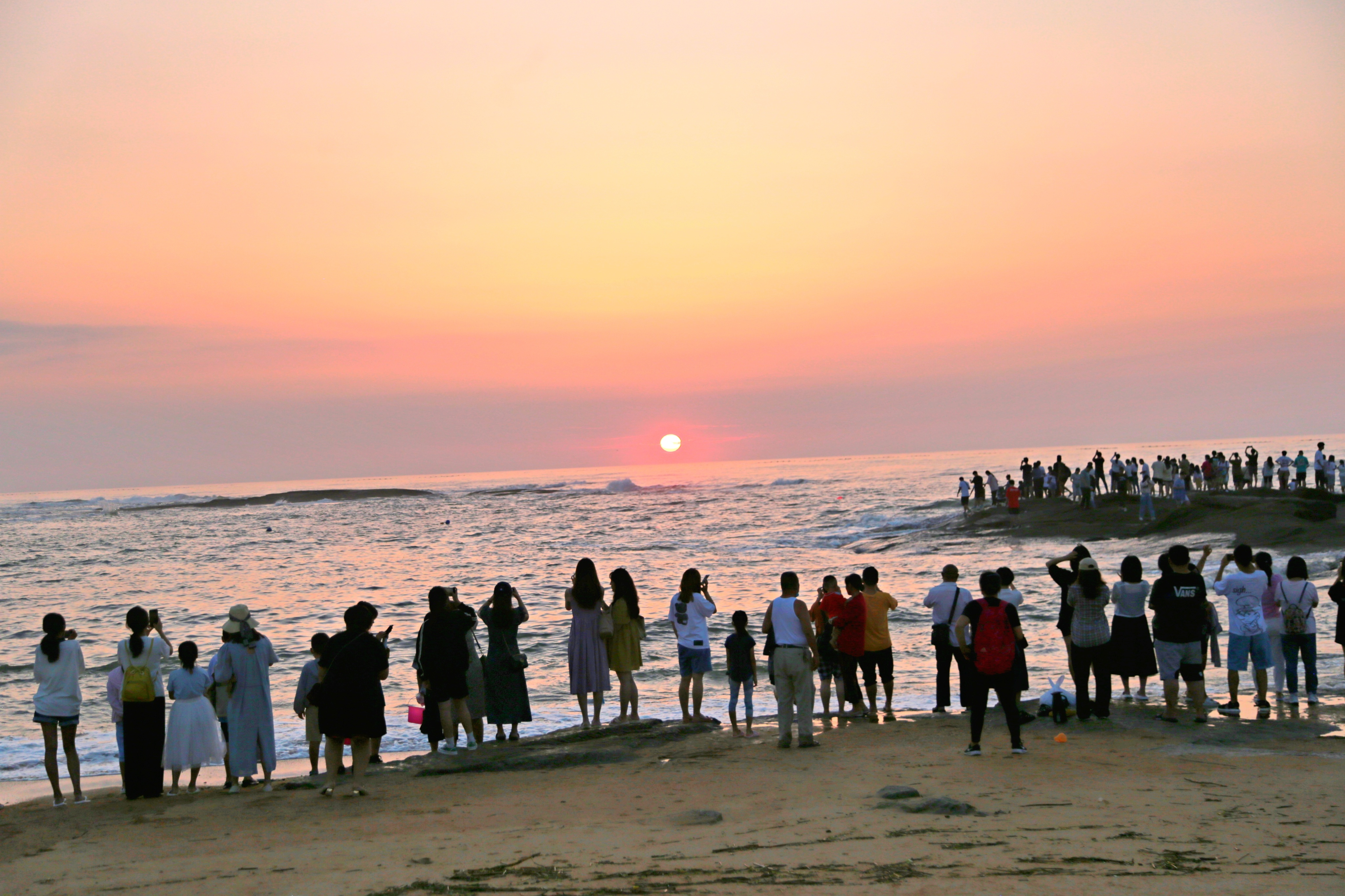 日照日出黄海霞万丈