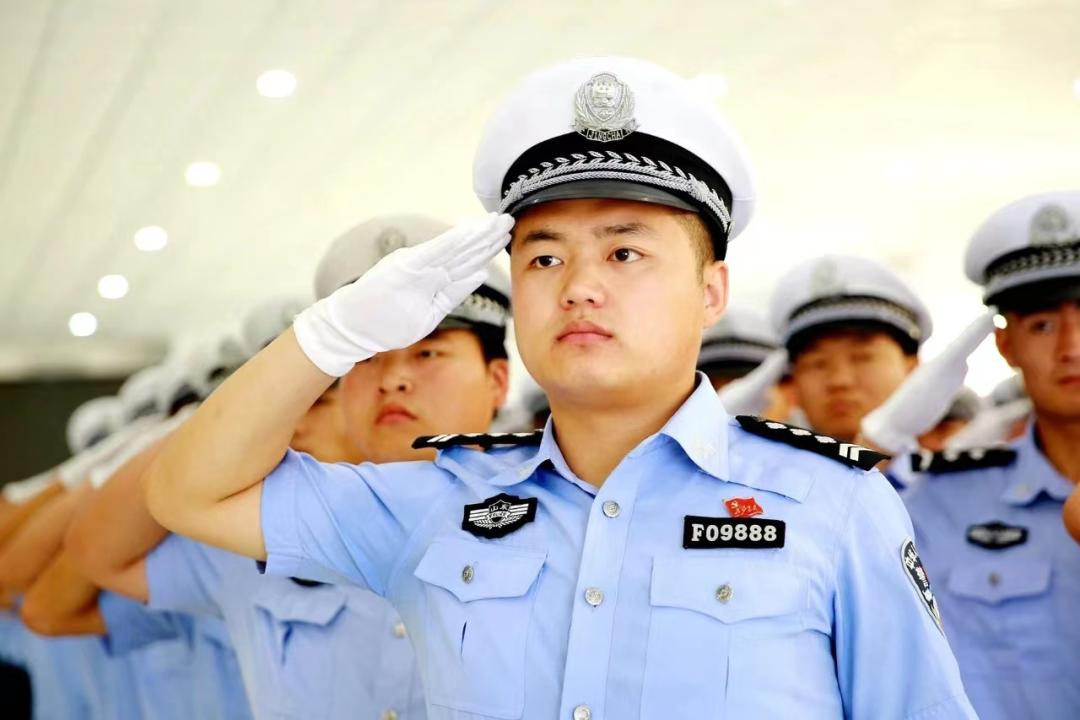 七夕特辑丨不负警徽不负你菏泽高速交警的别样七夕