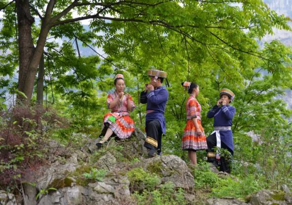 苗族对歌 罗玄 摄山歌对唱 陈颖 摄原生态舞蹈 陈颖 摄拦门酒 陈颖 摄