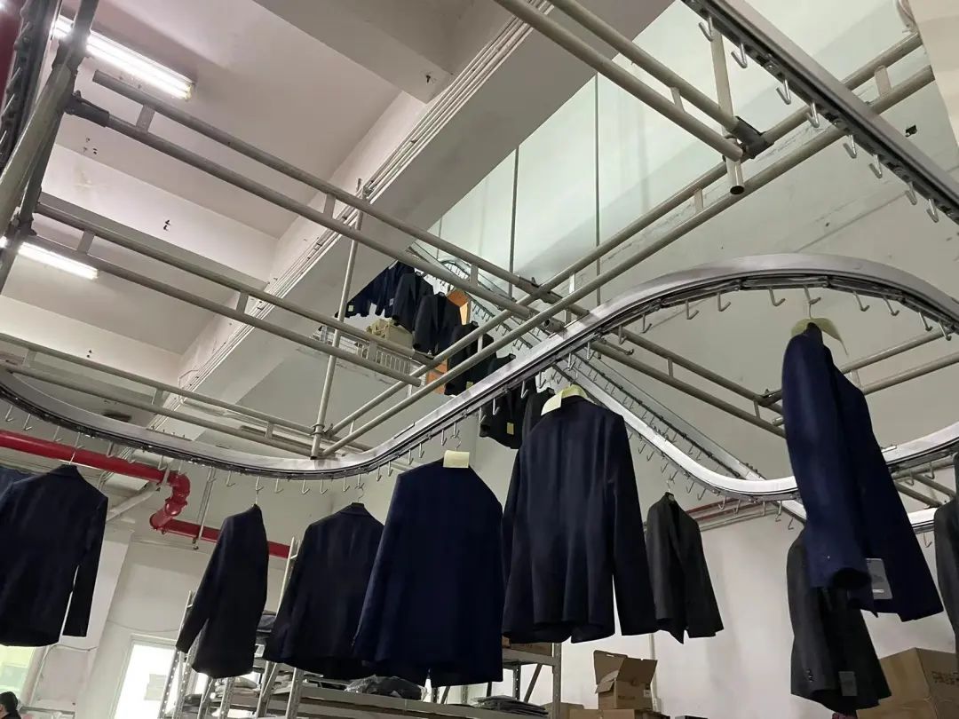 7天就能做好一套高端定制西装松江服饰工厂装上智能大脑